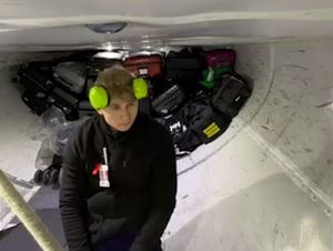 Ooo.. Ternyata Begini Daleman Bagasi Pesawat