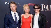 Putra Pamela Anderson Komentari Video Seks Ibunya, Ini yang Disesalinya