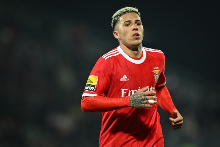 Enzo Fernandez PACOS DE FERREIRA, PORTUGAL - JANUARY 26: Enzo Fernandez of SL Benfica in action during the Liga Portugal Bwin match between Pacos de Ferreira and SL Benfica at Estadio Capital do Movel on January 26, 2023 in Pacos de Ferreira, Portugal. (Photo by Octavio Passos/Getty Images)