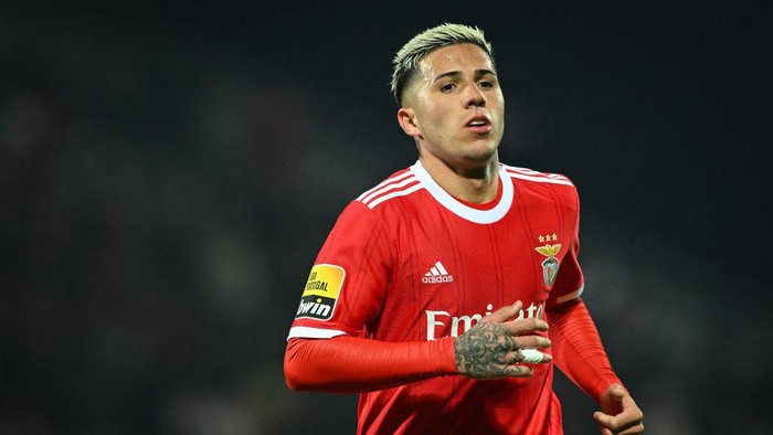 PACOS DE FERREIRA, PORTUGAL - JANUARY 26: Enzo Fernandez of SL Benfica in action during the Liga Portugal Bwin match between Pacos de Ferreira and SL Benfica at Estadio Capital do Movel on January 26, 2023 in Pacos de Ferreira, Portugal. (Photo by Octavio Passos/Getty Images)