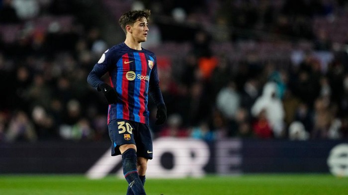 Gavi central midfield of Barcelona and Spain controls the ball during the Copa Del Rey Quarter Final match between FC Barcelona and Real Sociedad at Spotify Camp Nou on January 25, 2023 in Barcelona, Spain. (Photo by Jose Breton/Pics Action/NurPhoto via Getty Images)
