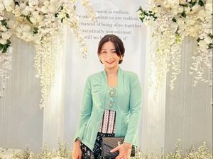 Gaya Hesti Purwadinata Pakai Kebaya Rp 100 Ribuan ke Nikahan Kiky Saputri Gaya Hesti Purwadinata Pakai Kebaya Rp 100 Ribuan ke Nikahan Kiky Saputri