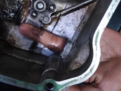 Usaha Damkar Bebaskan Jari Remaja Surabaya Tersangkut di Mesin Motor