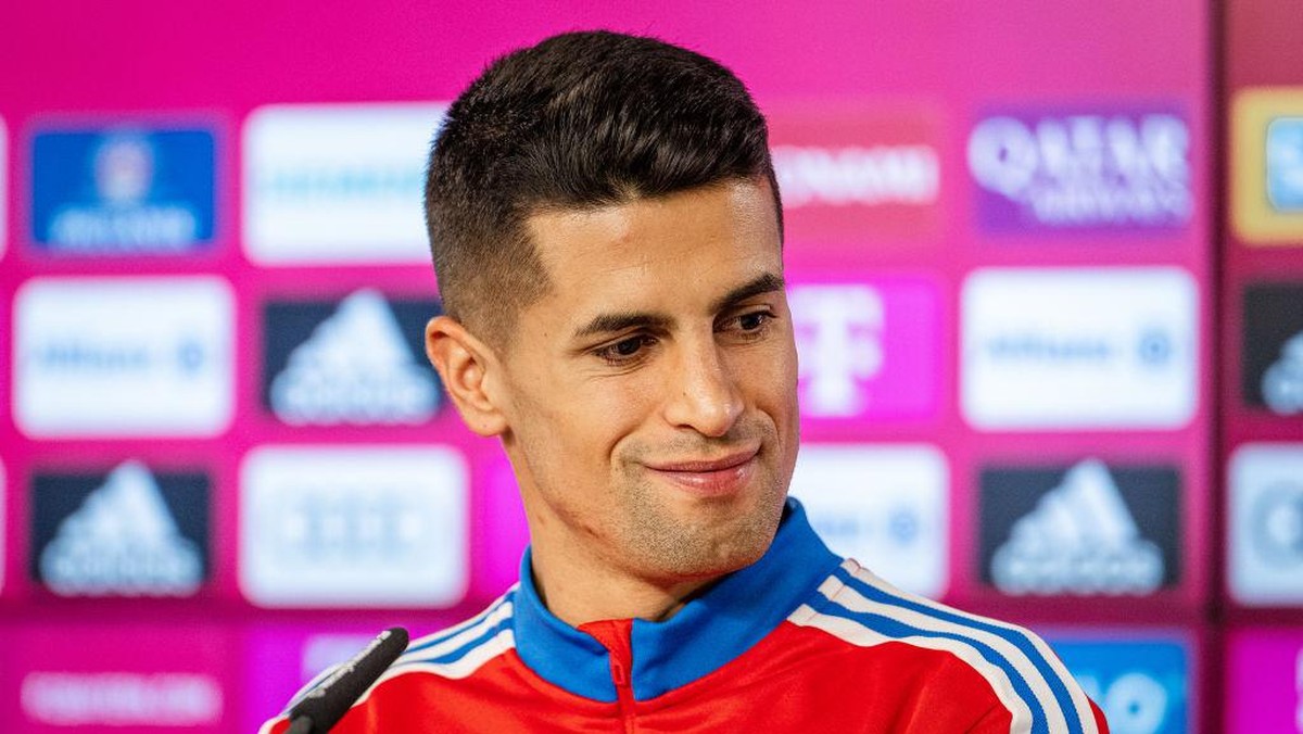 Joao Cancelo tinggalkan Man City bukan karena Pep Guardiola (FC Bayern via Getty Images/S. Mellar)
