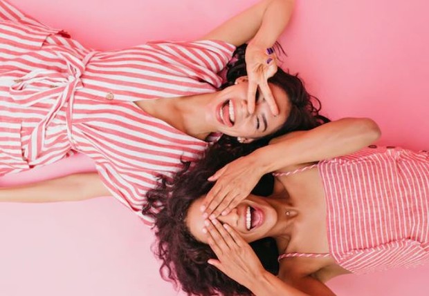 Jujur bisa diandalkan/ foto: Freepik/ lookstudio Dua perempuan