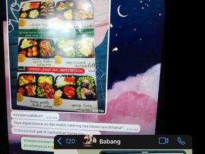 Adiknya Punya Usaha Katering, Pria Ini Inisiatif Sebarkan Brosur Agar Laris Adiknya Punya Usaha Katering, Pria Ini Inisiatif Sebarkan Brosur Agar Laris