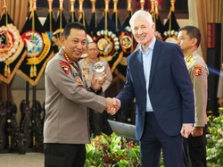 Bawa Instruktur dari Inggris, Kapolri Komitmen Tingkatkan Pengamanan Sepakbola