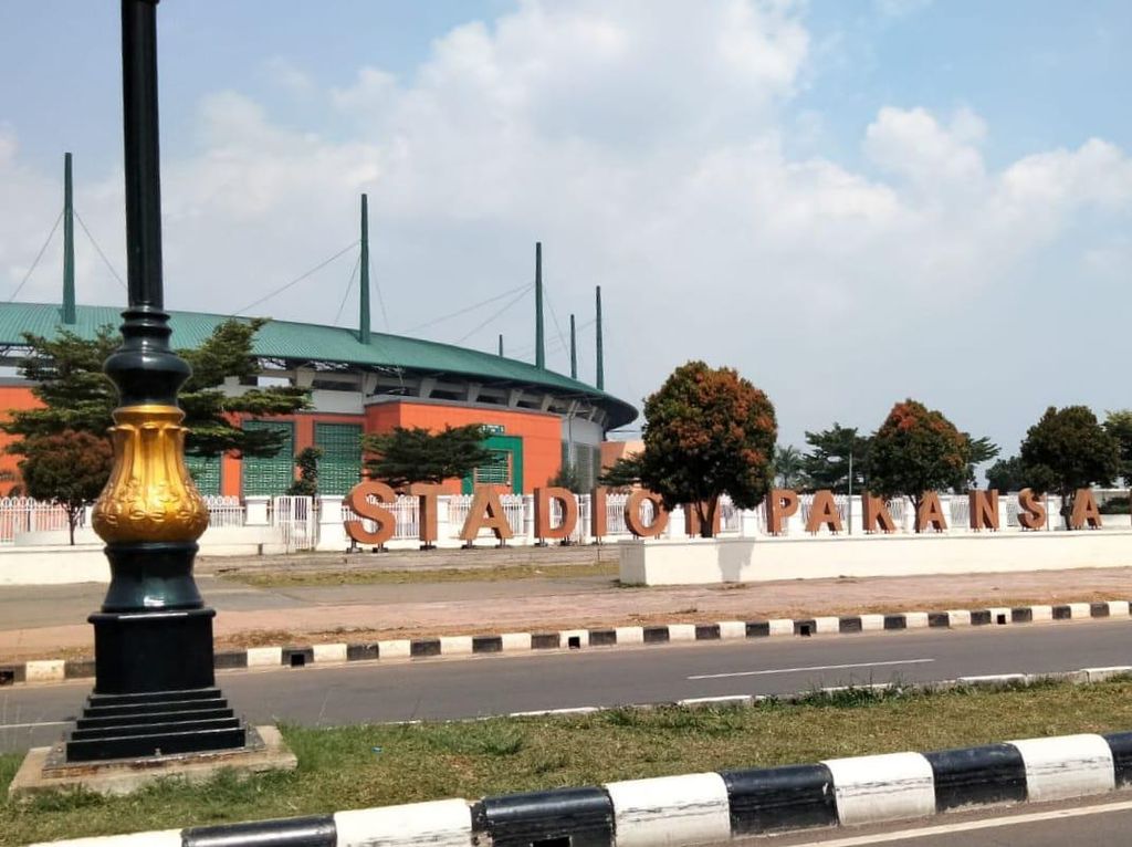 Kata Warga soal Wacana Parkir Berbayar di Jalur Menuju Stadion Pakansari Kata Warga soal Wacana Parkir Berbayar di Jalur Menuju Stadion Pakansari
