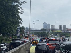 Flyover Tb Simatupang Arah Jl Fatmawati Macet, Warga Jenuh