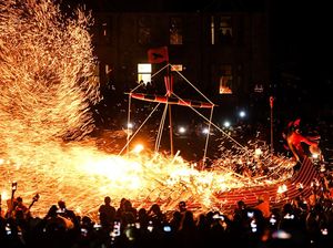 Kemeriahan Up Helly Aa, Festival Api Bangsa Viking di Skotlandia Kemeriahan Up Helly Aa, Festival Api Bangsa Viking di Skotlandia