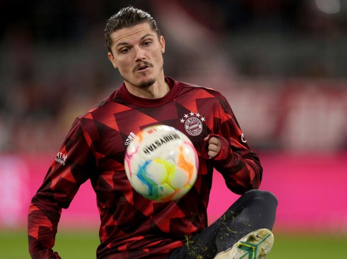 MUNICH, GERMANY - NOVEMBER 08: Marcel Sabitzer of Bayern Muenchen controls the Ball prior to the Bundesliga match between FC Bayern München and SV Werder Bremen at Allianz Arena on November 8, 2022 in Munich, Germany. (Photo by Harry Langer/DeFodi Images via Getty Images)