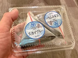 Bukan Nasi, Onigiri Ini Terbuat dari Bolu dan Krim yang Manis