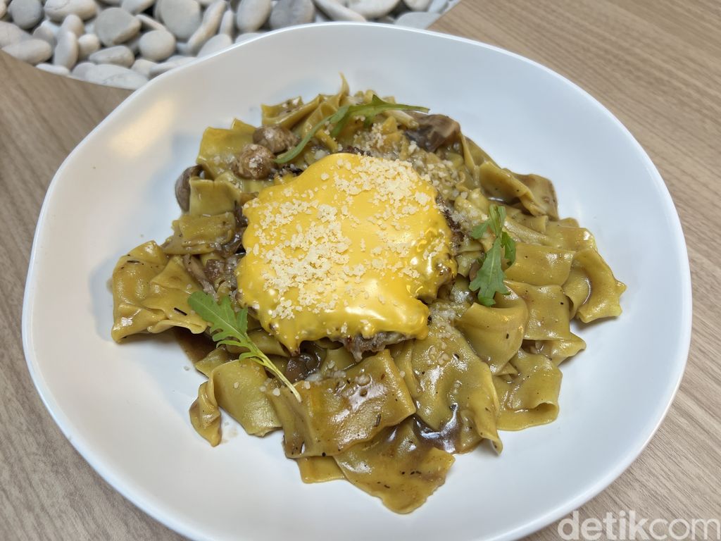 Pasta by The Park, tempat makan pasta 'hidden gem' di Blok M. Lokasinya ada di kawasan Taman Literasi Martha Tiahahu.