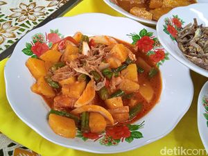 5 Fakta Saprahan, Tradisi Makan Bersama Khas Kalimantan yang Dilupakan 5 Fakta Saprahan, Tradisi Makan Bersama Khas Kalimantan yang Dilupakan