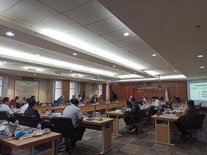 NasDem Cecar Kadis SDA soal Sodetan Ciliwung: Mangkraknya di Mana? NasDem Cecar Kadis SDA soal Sodetan Ciliwung: Mangkraknya di Mana?