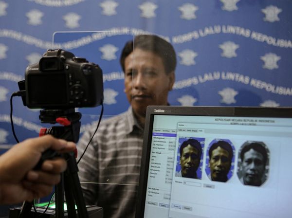 Bye-bye Calo! Bikin SIM Bakal Gunakan Scan Wajah Lho
