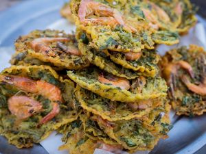 Resep Rempeyek Udang dan Kucai yang Renyah Wangi untuk Lauk Nasi