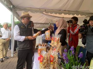 Ridwan Kamil Bagi Tips Jauhi Rentenir kepada Emak-emak di Medan