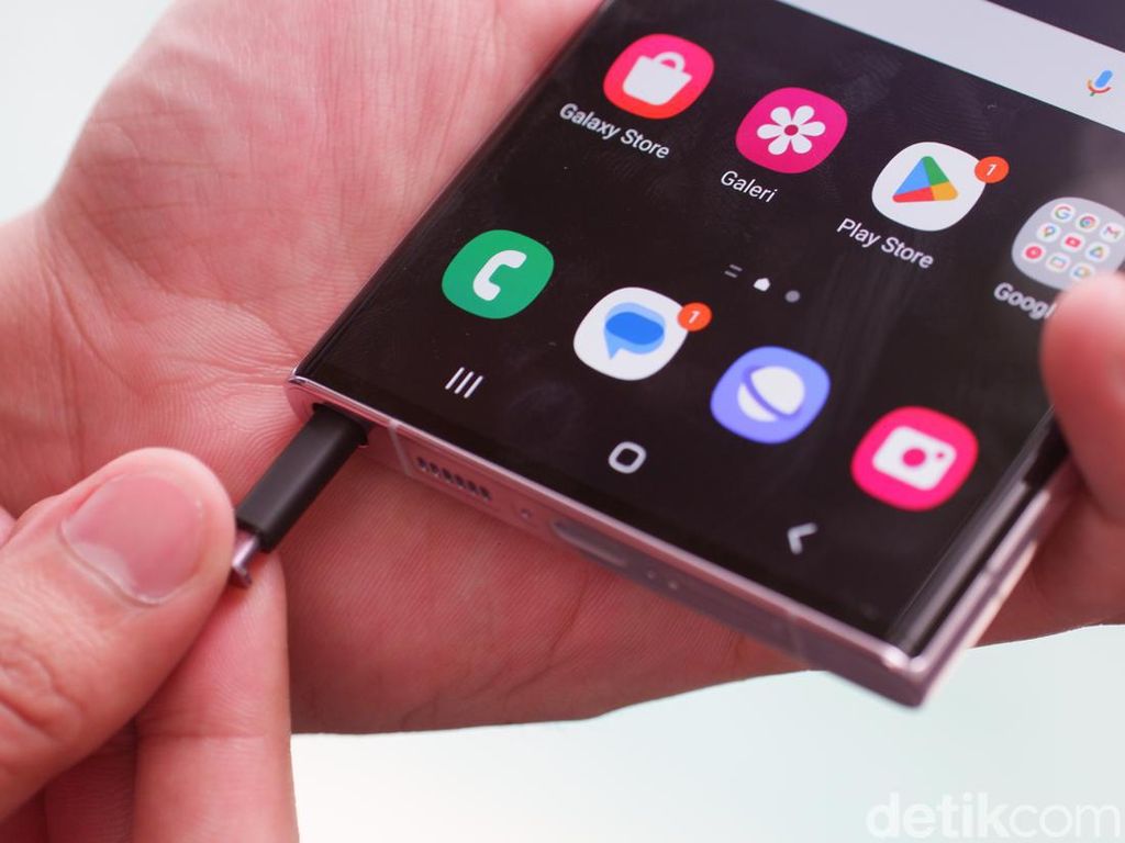 Samsung Galaxy Z Fold 5 Batal Punya Slot S Pen