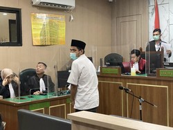 Pihak Korban Lega Ustaz Ponpes Riyadhul Jannah Depok Divonis 18 Tahun Bui