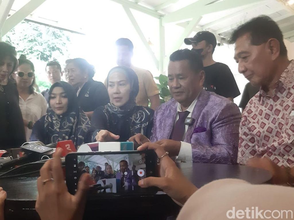 Pengakuan Venna Melinda Depresi sampai Bantah Mimisan Pengakuan Venna Melinda Depresi sampai Bantah Mimisan
