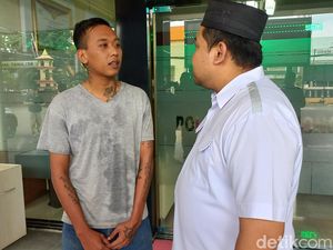 Fakta-fakta Kenekatan Pemuda Lamongan Nyanyikan Umpatan untuk Jokowi Fakta-fakta Kenekatan Pemuda Lamongan Nyanyikan Umpatan untuk Jokowi