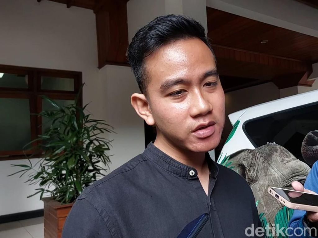 Gibran Ngaku Dibisiki Sesuatu oleh Megawati saat di Semarang