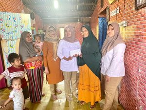 Andre Rosiade Beri Bantuan Betor ke Warga Tak Mampu di Nanggalo