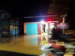 Banjir di Dompu Meluas, 4 Kelurahan Terendam Banjir di Dompu Meluas, 4 Kelurahan Terendam