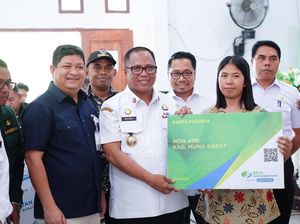 BPJS Ketenagakerjaan Beri Penghargaan ke Pemkab Muna Barat BPJS Ketenagakerjaan Beri Penghargaan ke Pemkab Muna Barat