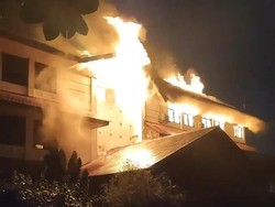 Kebakaran di Gedung PWRI Jaksel, Api Berawal dari Atap