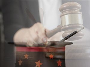 Simsalabim Putusan MK: Dengan Demikian Menjelma Jadi Ke Depan Simsalabim Putusan MK: Dengan Demikian Menjelma Jadi Ke Depan