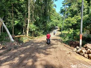 Jalan Putus di Sabang Diperbaiki, Akses ke KM 0 Indonesia Kembali Normal Jalan Putus di Sabang Diperbaiki, Akses ke KM 0 Indonesia Kembali Normal