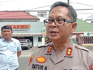 Ibu di Labusel Dorong Anaknya dari Mobil, Polisi Turun Tangan