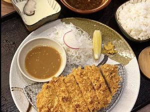 Gurih Renyah! Ini 5 Tempat Makan Katsu Jepang Enak