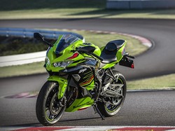 Kawasaki Ninja ZX-4RR Digeber di Sentul, Gigi 5 Tembus 207 Km/jam