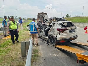 Honda HR-V Ringsek Usai Tabrak Truk Tronton di Tol Tebing Tinggi, Ini Pelajaran Pentingnya
