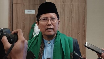 Ketua MUI Kritik Pembuat Video AI terkait Borobudur Bawa-bawa Umrah