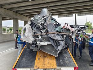 Kondisi Honda HR-V Penyok Usai Tabrak Truk di Tol Tebing Tinggi-Medan