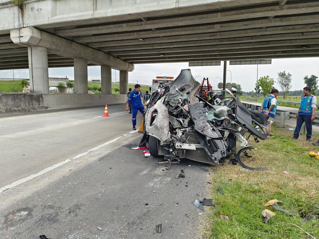Detik-detik Kecelakaan Maut Tewaskan 2 Orang di Tol Tebing Tinggi-Medan Detik-detik Kecelakaan Maut Tewaskan 2 Orang di Tol Tebing Tinggi-Medan