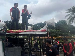 Korban Indosurya Gelar Demo di Patung Kuda