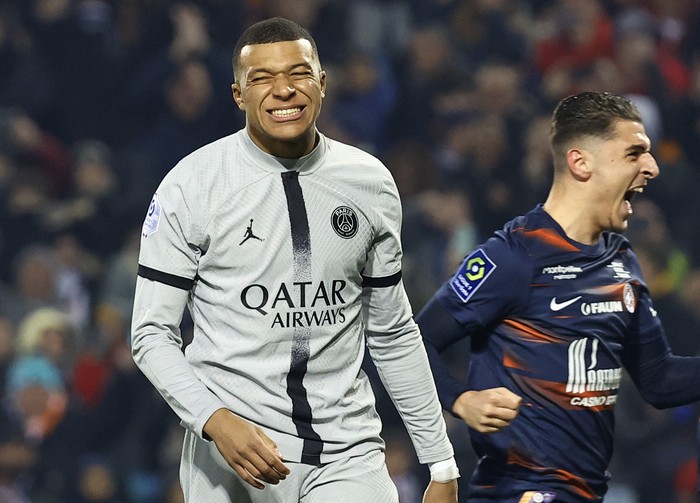 Soccer Football - Ligue 1 - Montpellier v Paris St Germain - Stade de la Mosson, Montpellier, France - February 1, 2023 Paris St Germains Kylian Mbappe reacts after missing a penalty REUTERS/Eric Gaillard