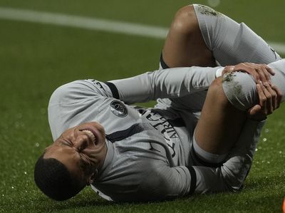 Kylian Mbappe Cedera, Meringis Kesakitan di Lapangan