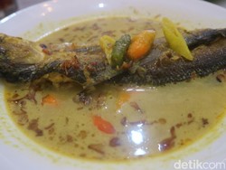 Pedas-Gurih Mangut Bandeng Panggang Khas Pati Bikin Nagih!