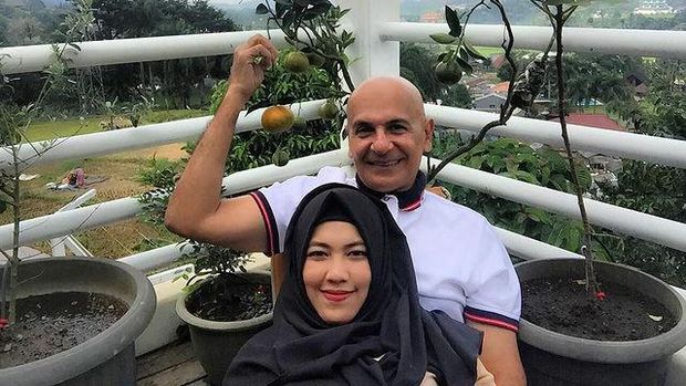 Mark Sungkar & Santi Asokamala