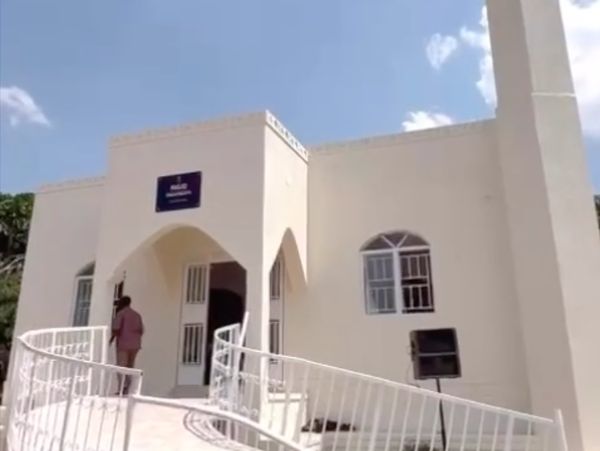Penampakan Megahnya Masjid yang Dibangun Ivan Gunawan di Uganda