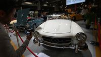 Melihat Deretan Mobil Klasik di Pameran Retromobile Paris