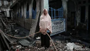 Melihat Lebih Dekat Kemiskinan Ekstrem di Kampung Apung Jakut