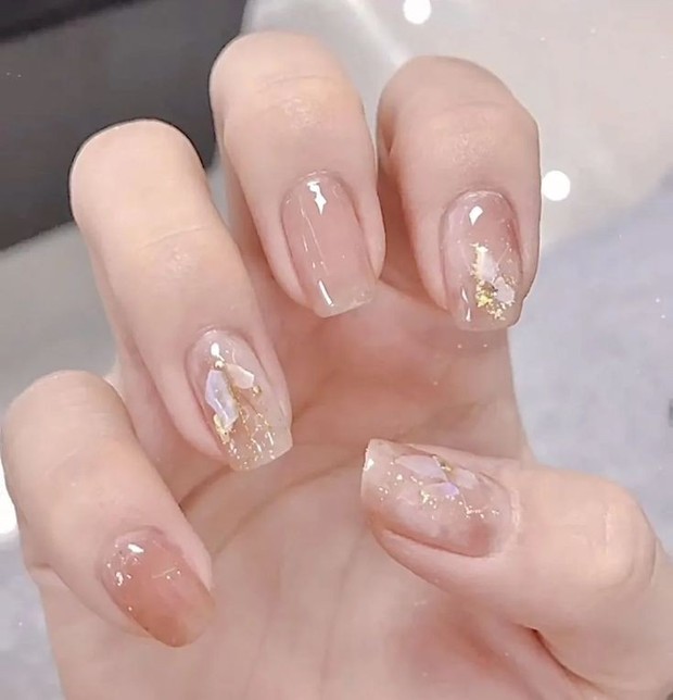 Nail art untuk zodiak Pisces
