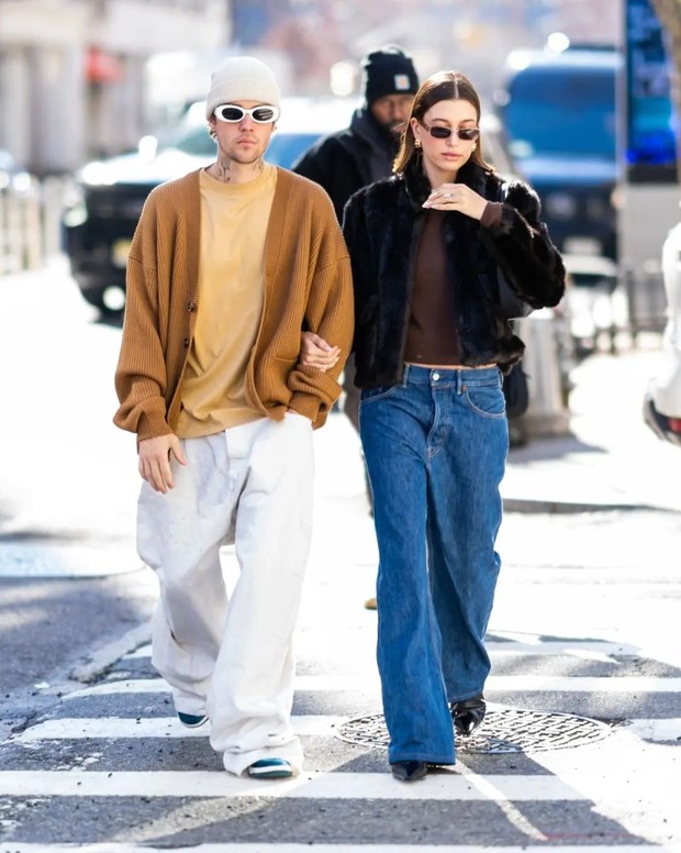 New York Coffee | Foto: Instagram | @haileybaldwincrphotos Gaya Justin & Hailey Bieber yang serasi nan stylish
